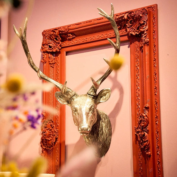 Hjortehode veggdekor i gull/sølv 2