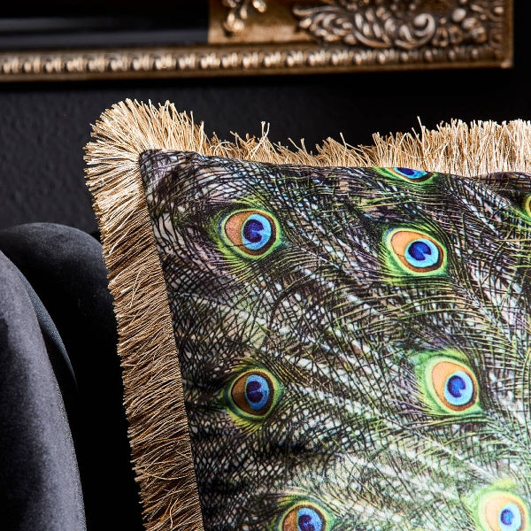 Påfugl pyntepute med frynser 2