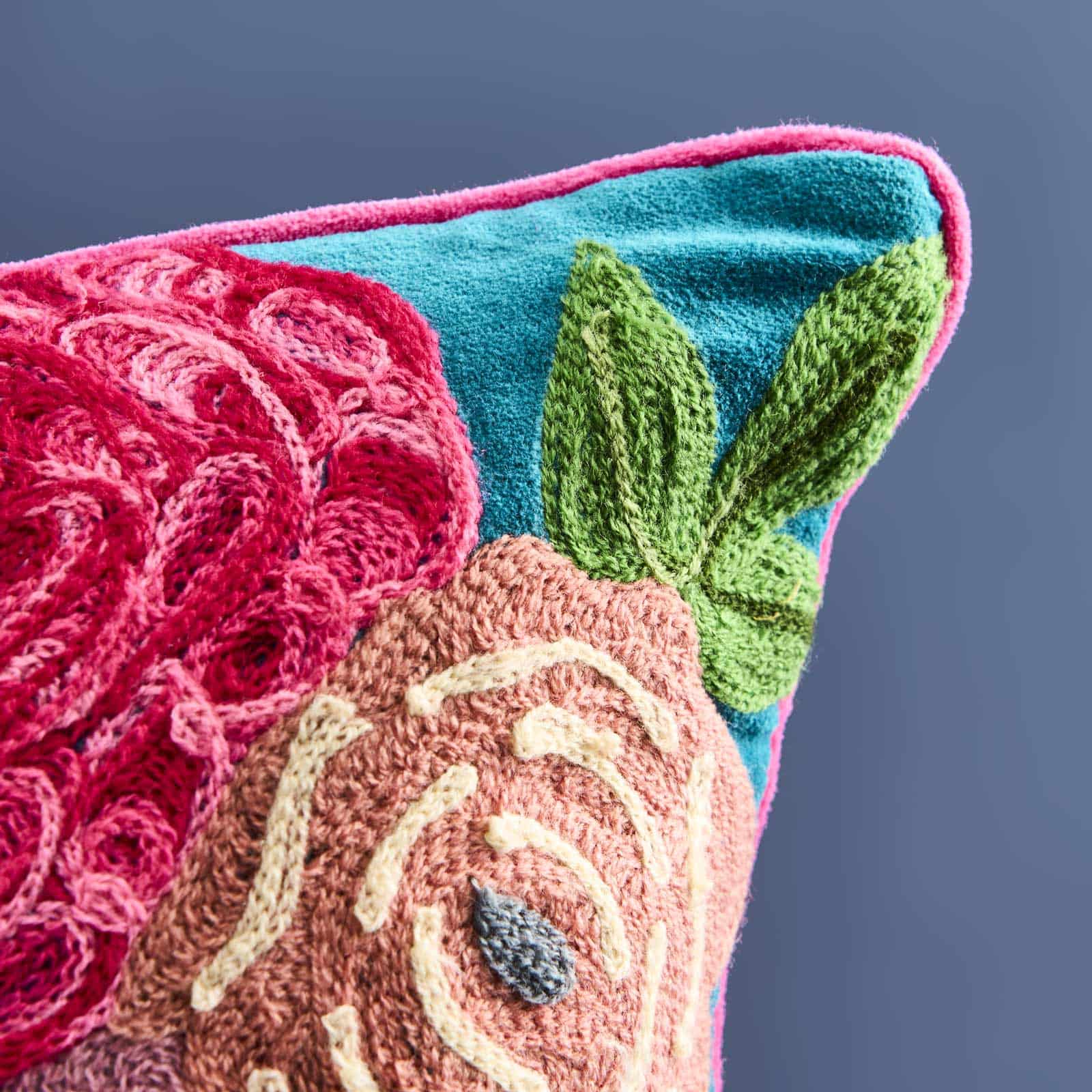 Lotte Håndbrodert pute Grønn 4