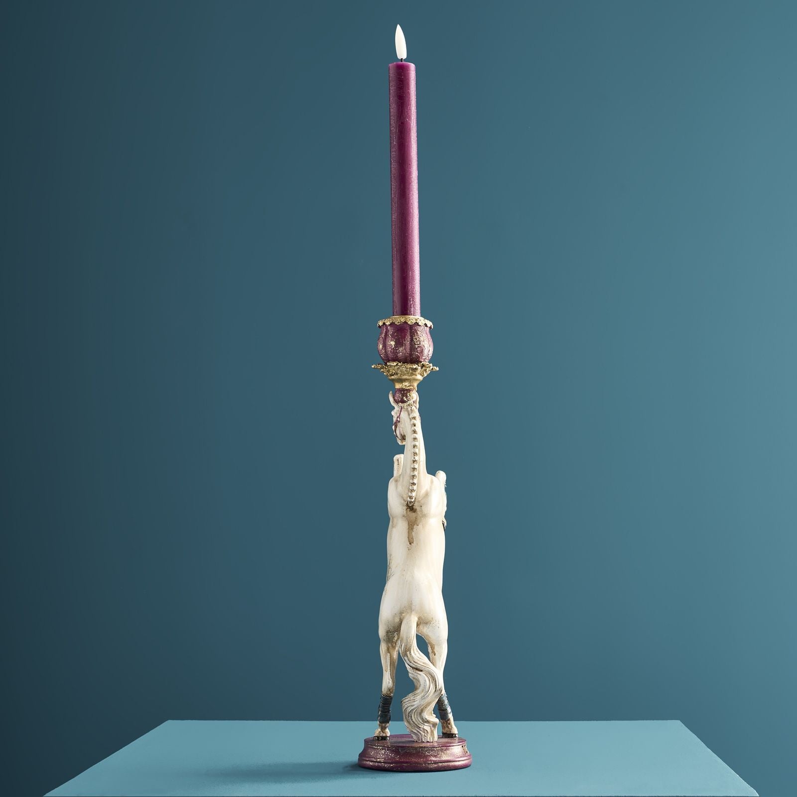 Sirkushest Lysestake hvit 2