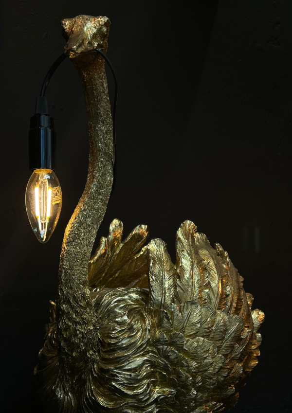 Struts bordlampe i gull 2