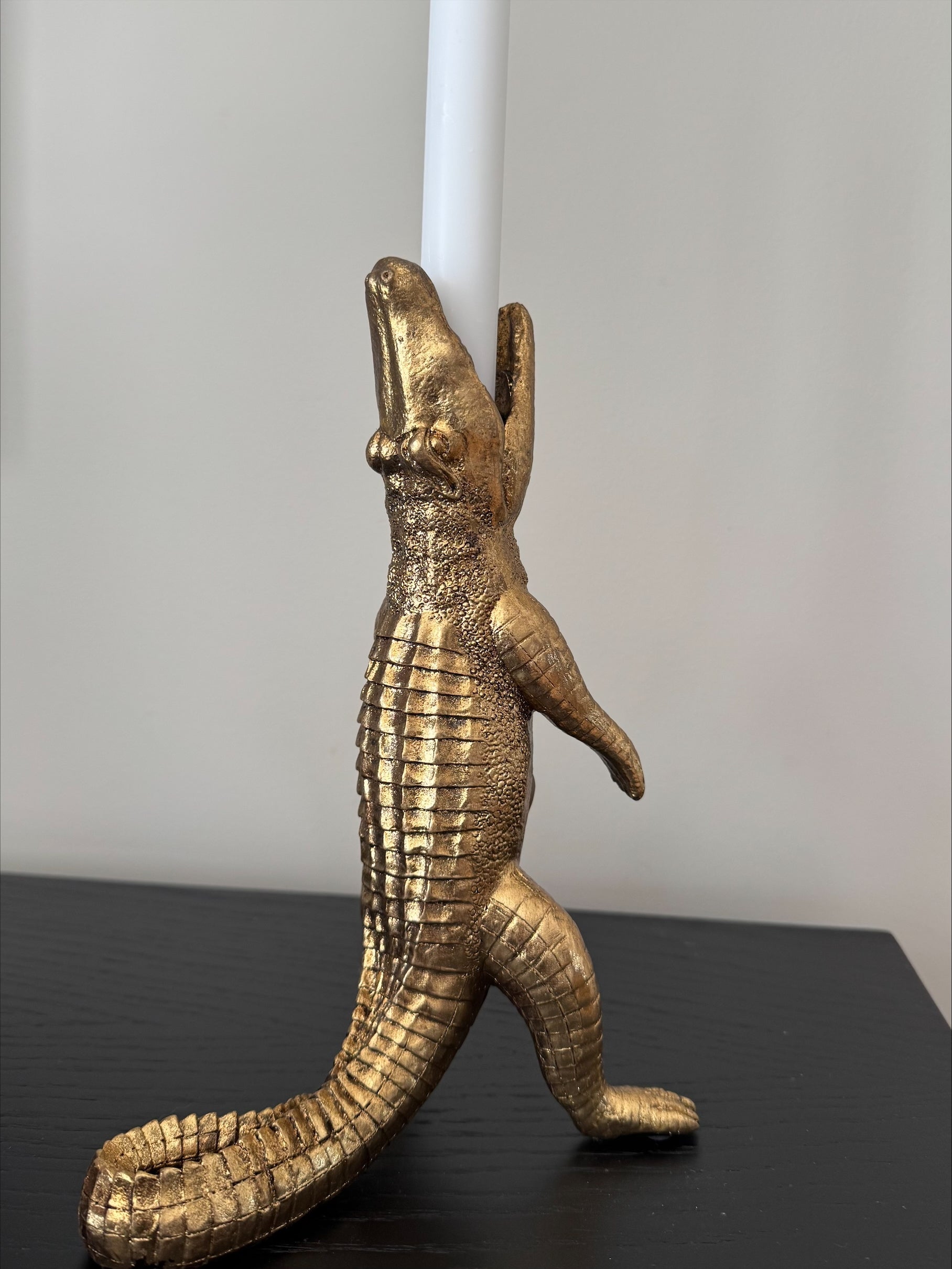 Kokodillen Clint lysestake 4