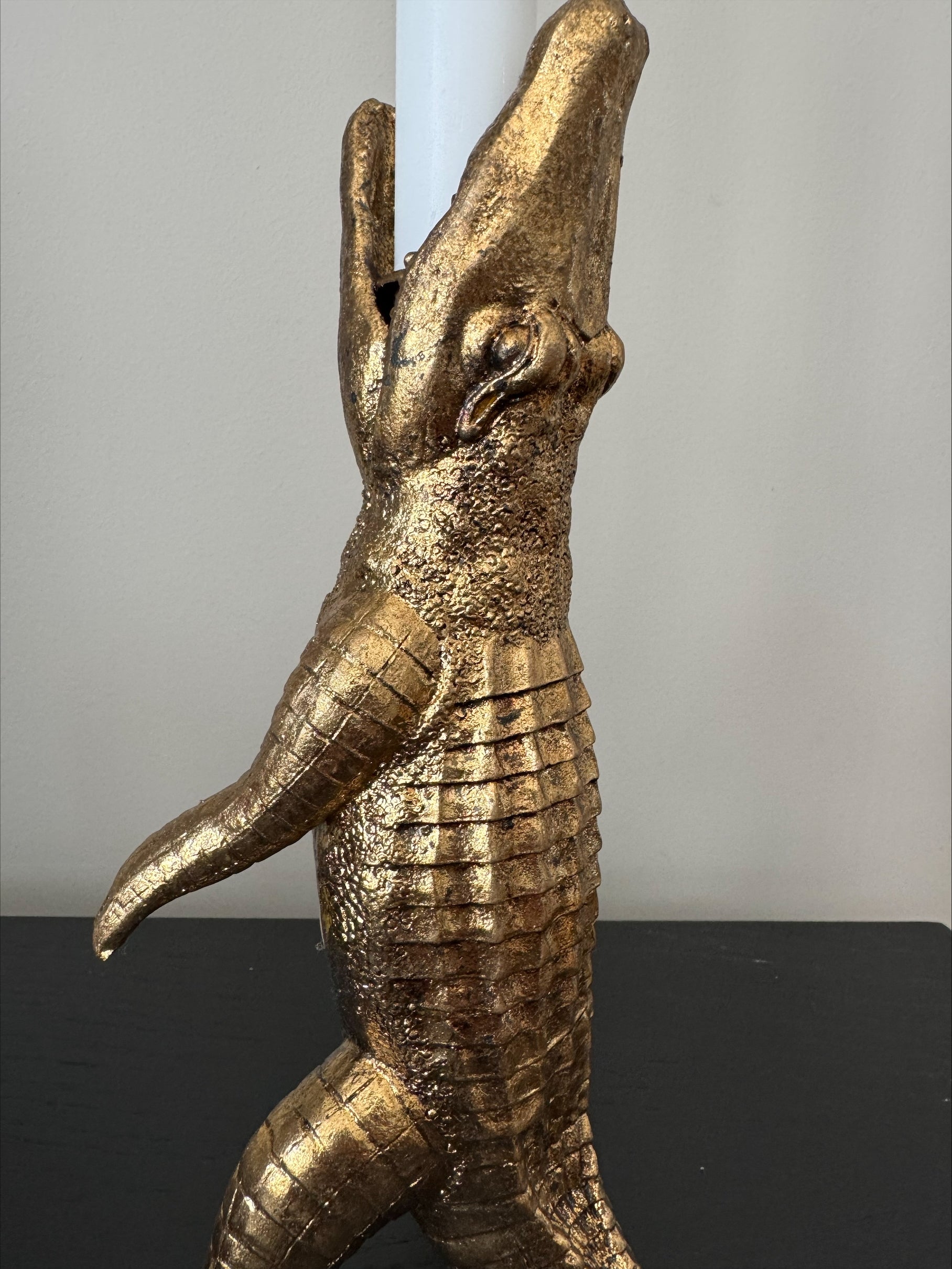 Kokodillen Clint lysestake 3