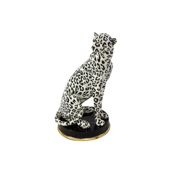 Sitting Leopard 2