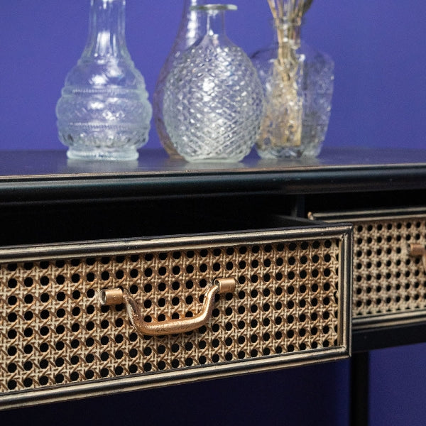 Table with drawers 3