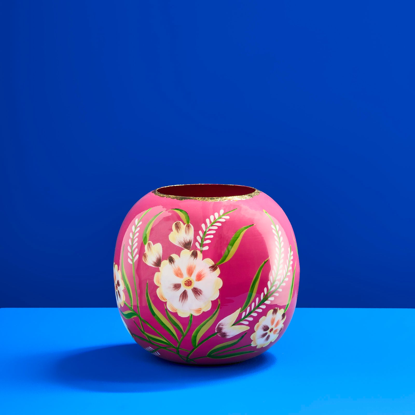 Blomma vase i håndmalt metall  2