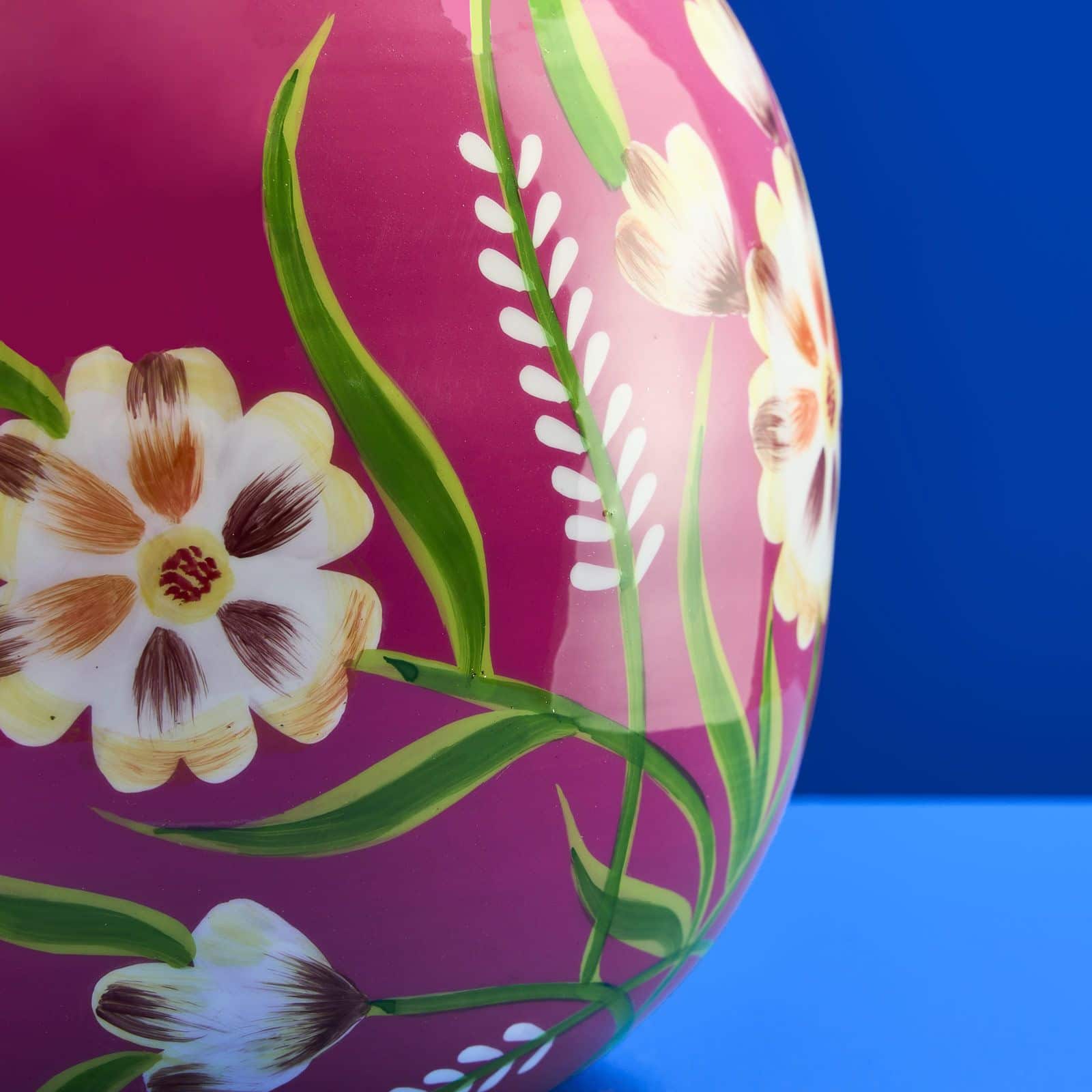 Blomma vase i håndmalt metall  3