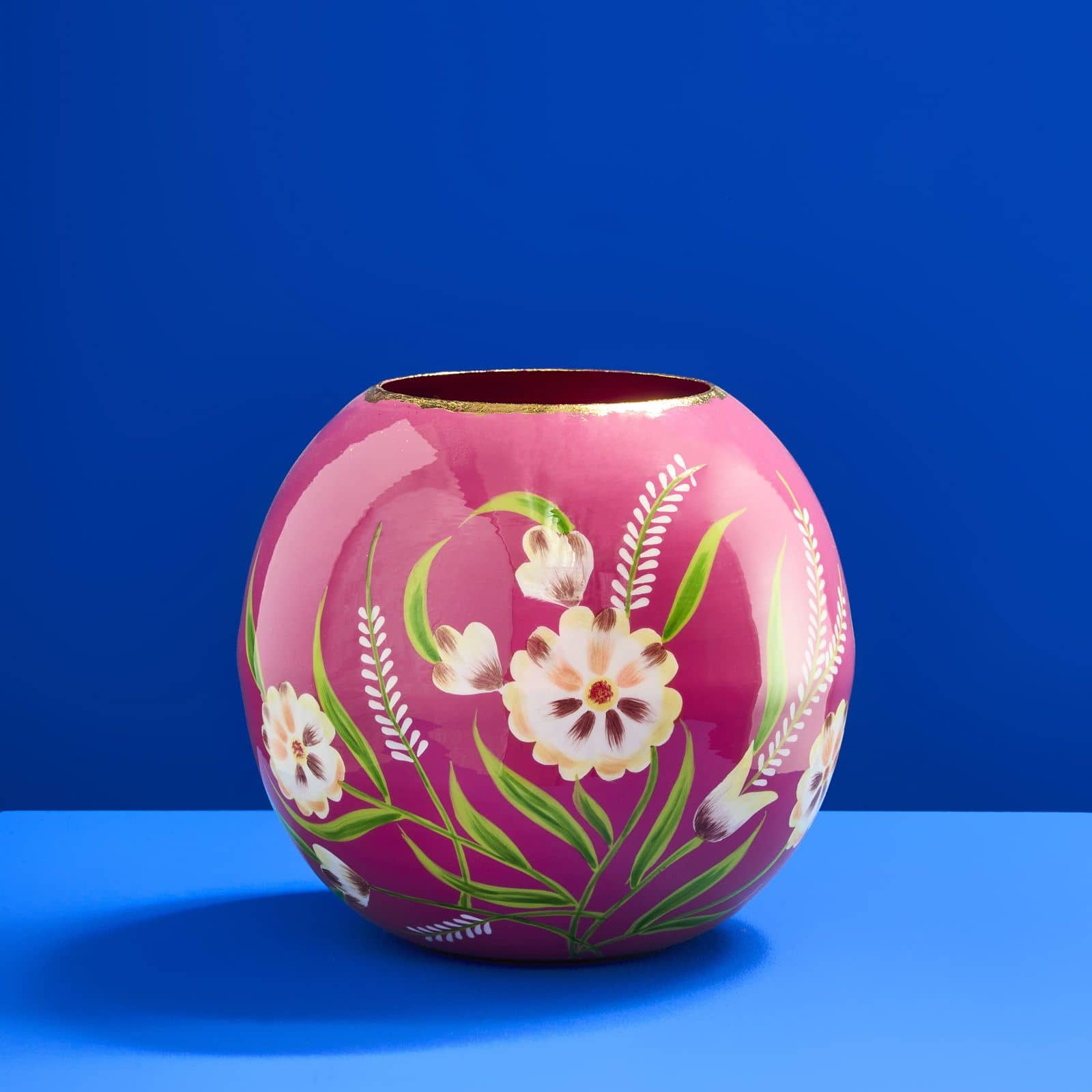 Blomma vase i håndmalt metall  1