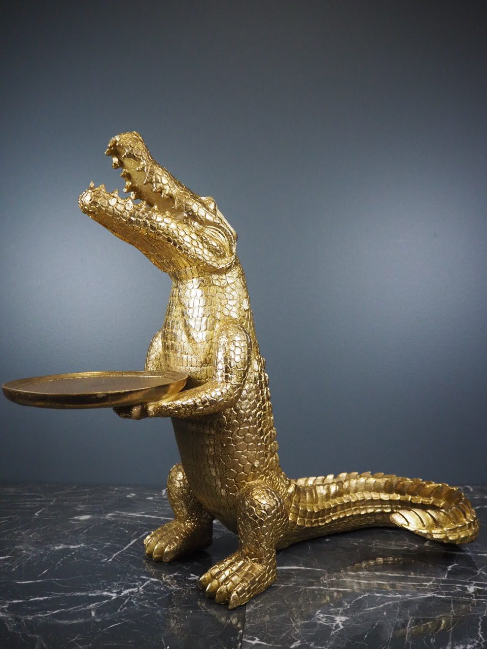 Cedric the Crocodile waiter  4